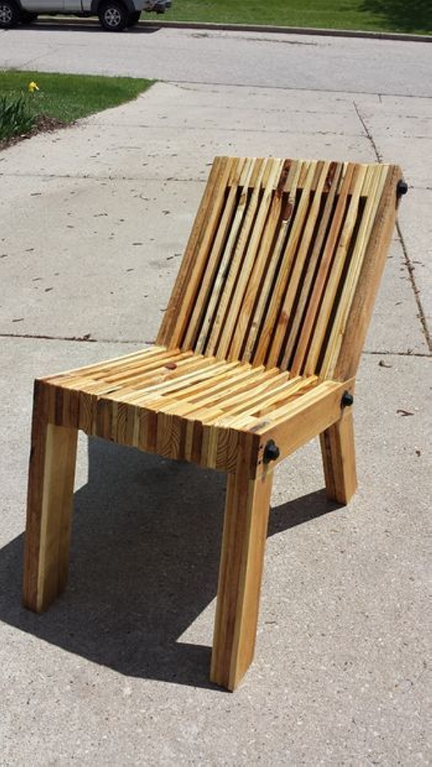 Recycled Wood Pallet Chair Ideas â€